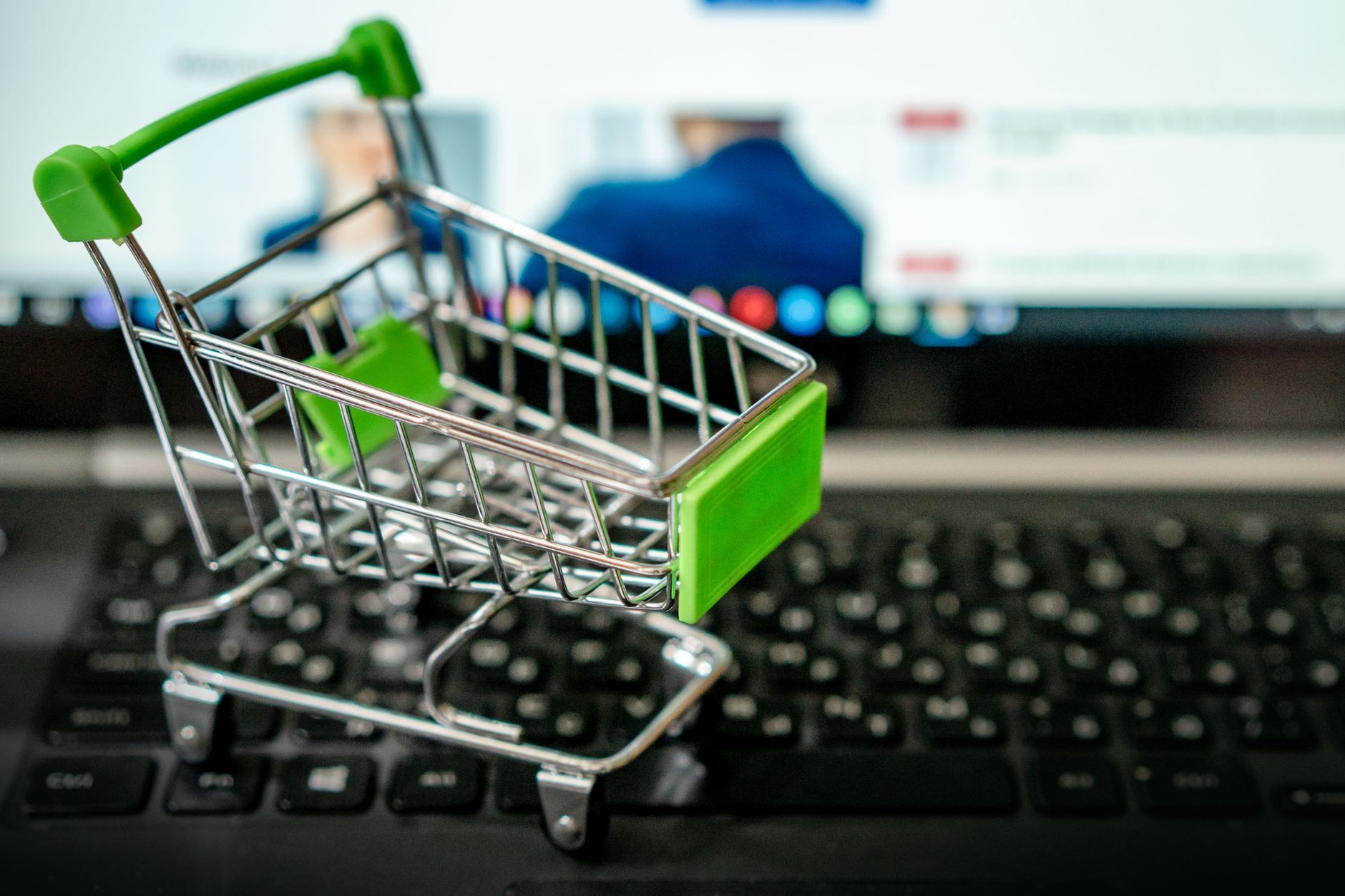 The Rise of E-commerce: Transforming Retail in 2023